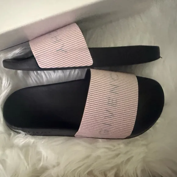 Givenchy Women's Pink Slide Sandals
