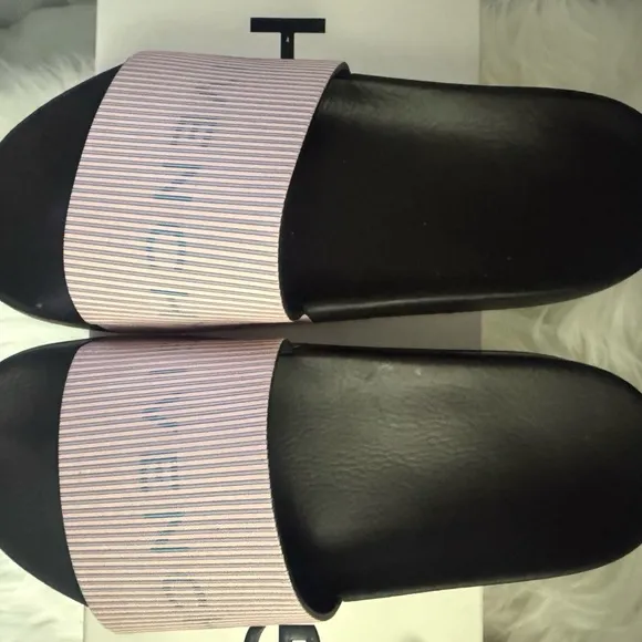 Givenchy Women's Pink Slide Sandals