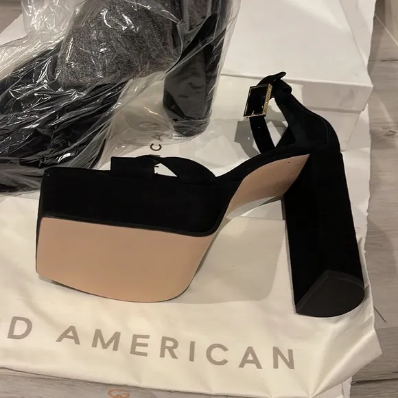 Good American NWT Black Suede Ankle Strap Heels Sandals with Dust Bag