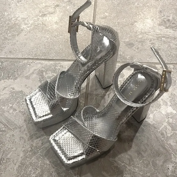 Good American Snake Embossed Platform High-Heel Sandals in Silver, 5.5 NWT $185