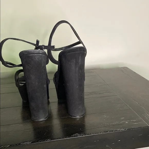 Gucci Black Platform Sandals with Velvet Finish