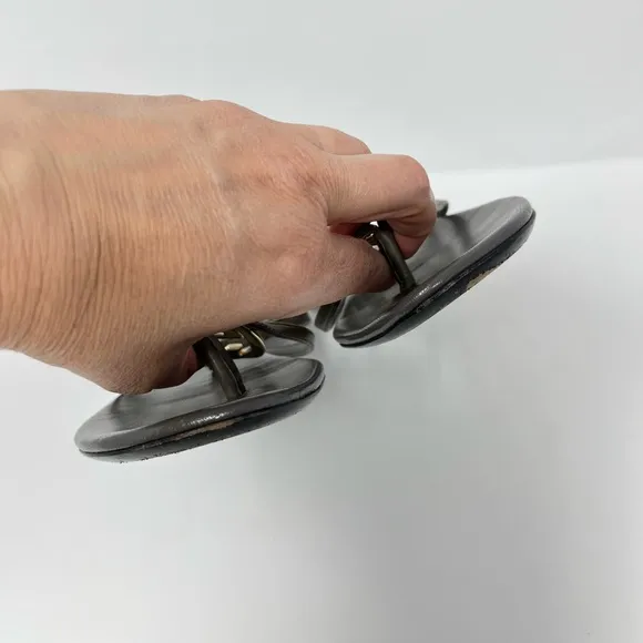 Gucci Interlocking GG Logo Thong Sandals Flip Flops Gray Leather Gold 36.5 6.5