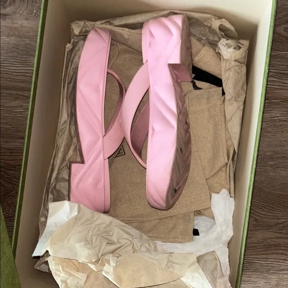 Gucci Pink Platform Sandals with Y-Strap Design
