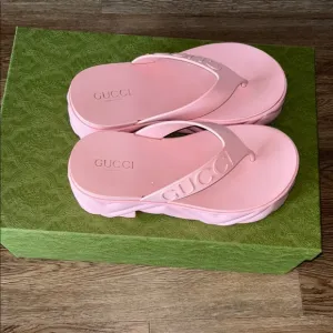 Gucci Pink Platform Sandals with Y-Strap Design