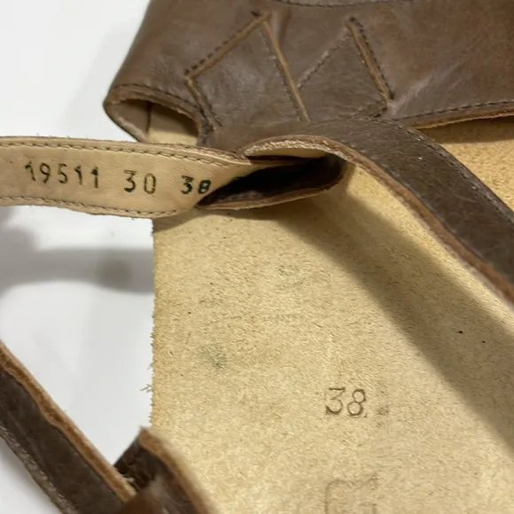 Haflinger women’s Size EUR 38 brown leather sling back sandals. Made in Germany.