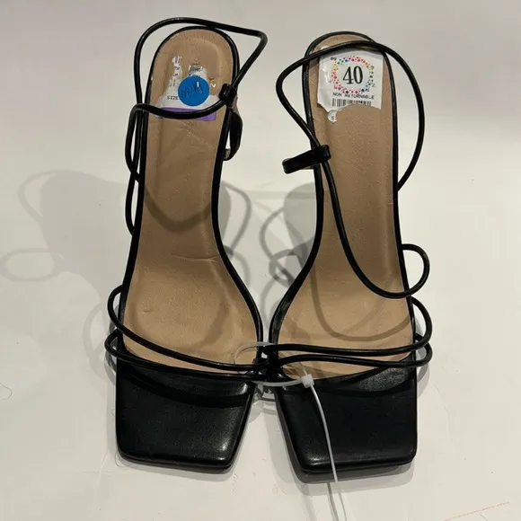Halston NWT Wizard Multi Straps Party Heels Sandals. No box