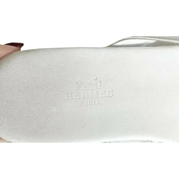 Hermes White Leather Thong Sandals Silver Tone Toggle Sz 39 US Sz 8.5