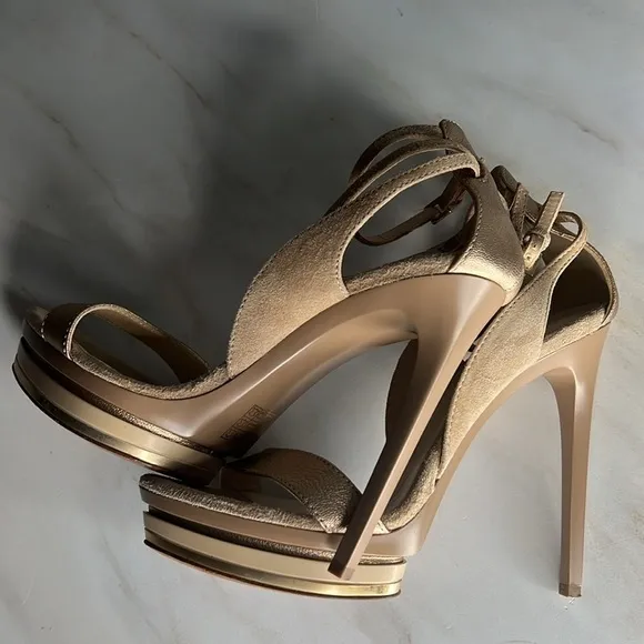 Herve Leger Platform Heels! 🔥