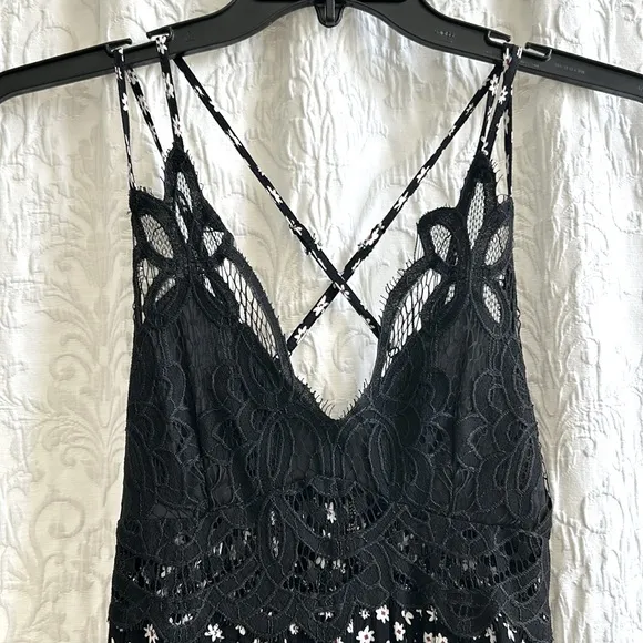 *HOST PICK* NWT Trixxi Black Floral Lace Dress