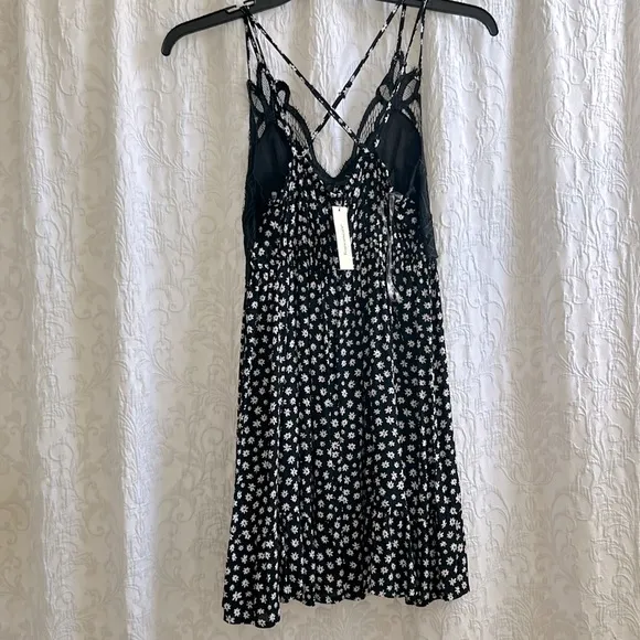 *HOST PICK* NWT Trixxi Black Floral Lace Dress