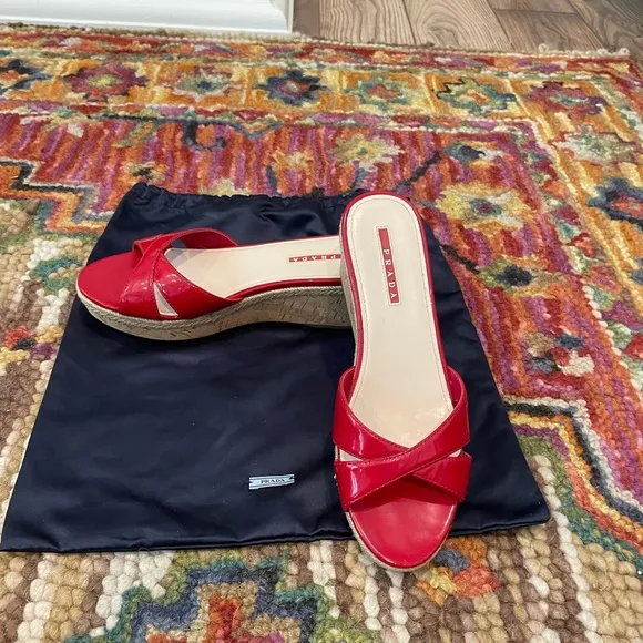 🌺🎉HP🌺🎉 NWOT Authentic Prada Wedge Mule Red Patent Leather Sandals