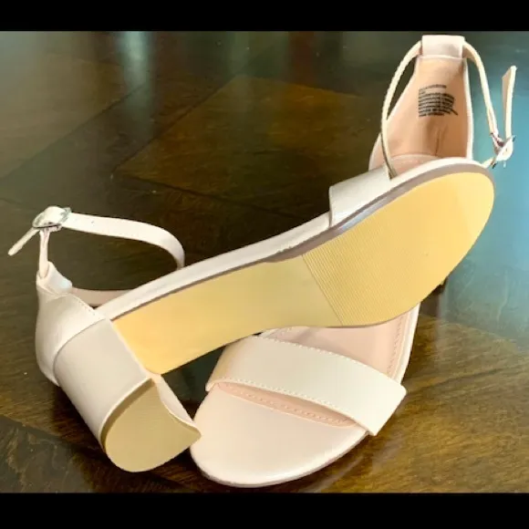 💫HP‼️💫 NWOT Girls STEVE MADDEN Irene Sandal in Blush Patent, Size 4