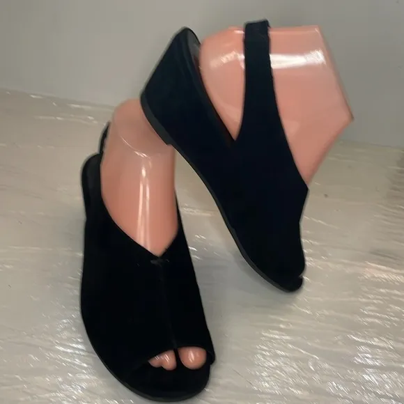 ❤️HP❤️NEW Eileen Fisher Clay Suede Slingback Wedge Sandals 7 Black