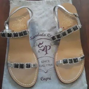 IL SANDALO CAPRESE SANDALS / WEDGES EUROPEAN SIZE 39 ( US 38 / 38.5)