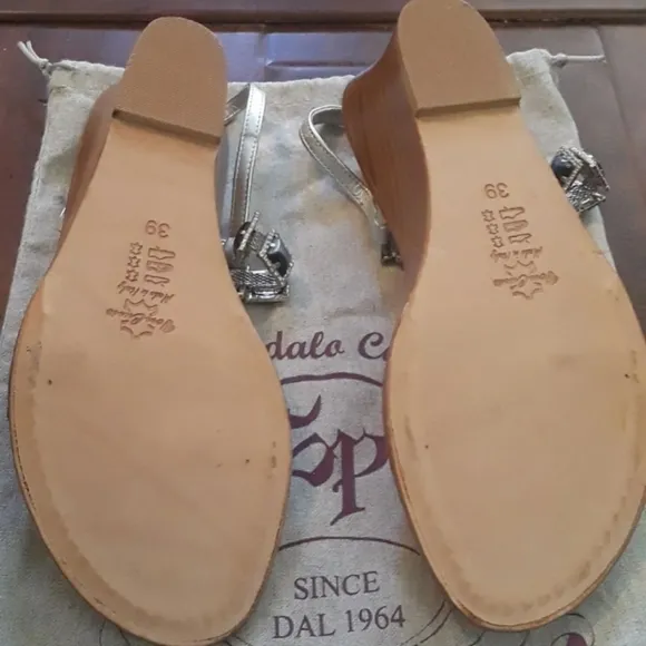 IL SANDALO CAPRESE SANDALS / WEDGES EUROPEAN SIZE 39 ( US 38 / 38.5)