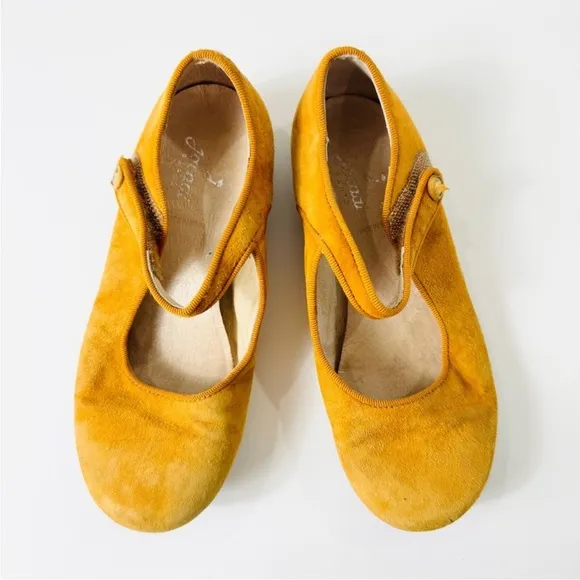 Jacadi Paris little girls Stylish Mustard Yellow Mary Jane Flats EUC