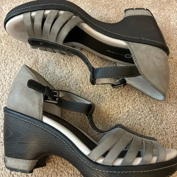 Jambu Dutch Design Gray Suede Wedge Sandals