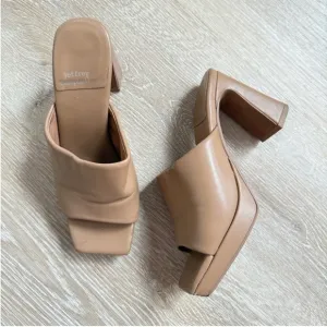 Jeffrey Campbell Caviar Nude Platform Sandals Square Toe Leather 5.5