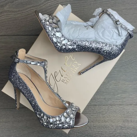 JEWEL BADGLEY MISCHKA Conroy T-Strap Evening Sandals