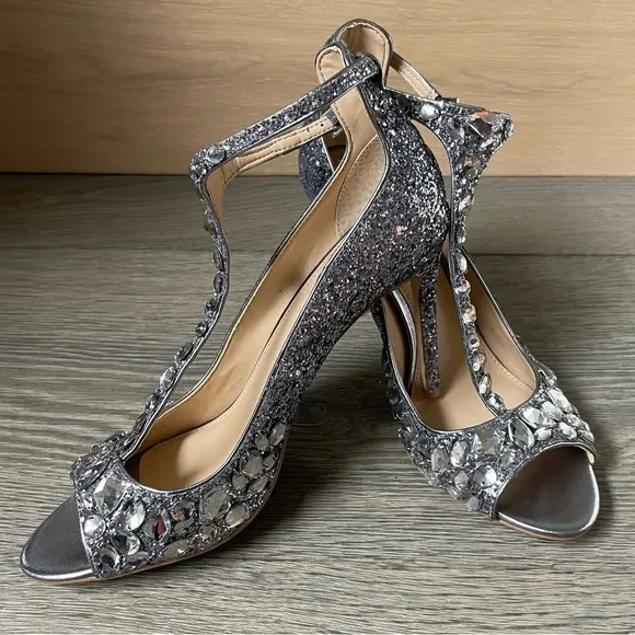 JEWEL BADGLEY MISCHKA Conroy T-Strap Evening Sandals