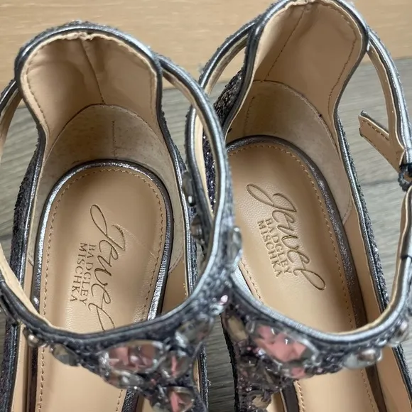 JEWEL BADGLEY MISCHKA Conroy T-Strap Evening Sandals