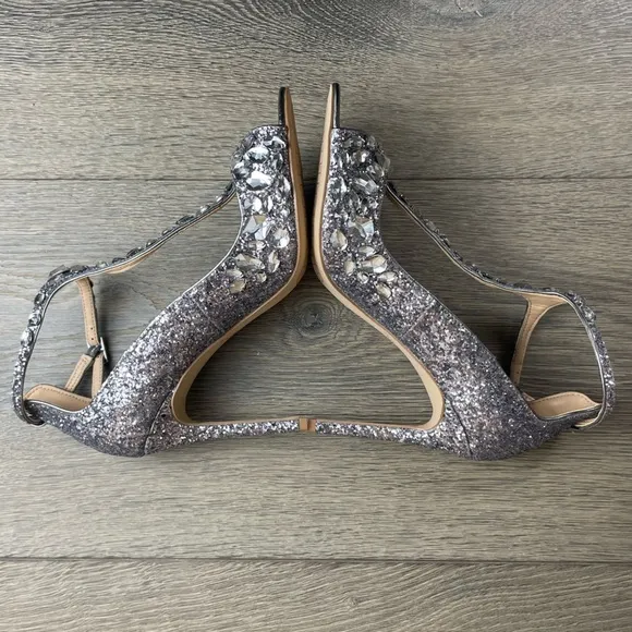 JEWEL BADGLEY MISCHKA Conroy T-Strap Evening Sandals