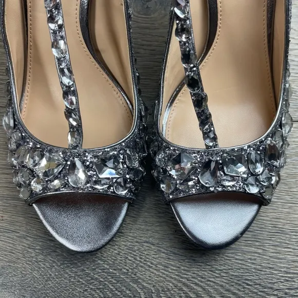 JEWEL BADGLEY MISCHKA Conroy T-Strap Evening Sandals