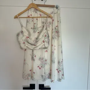 Joie Anthropologie floral satin midi skirt &amp; crop top matching set medium spring