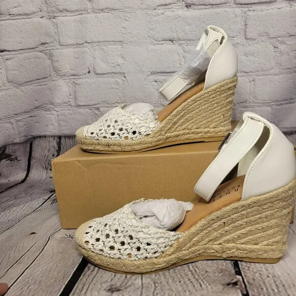 Journee Collection Sierra Women's Wedge Sandals