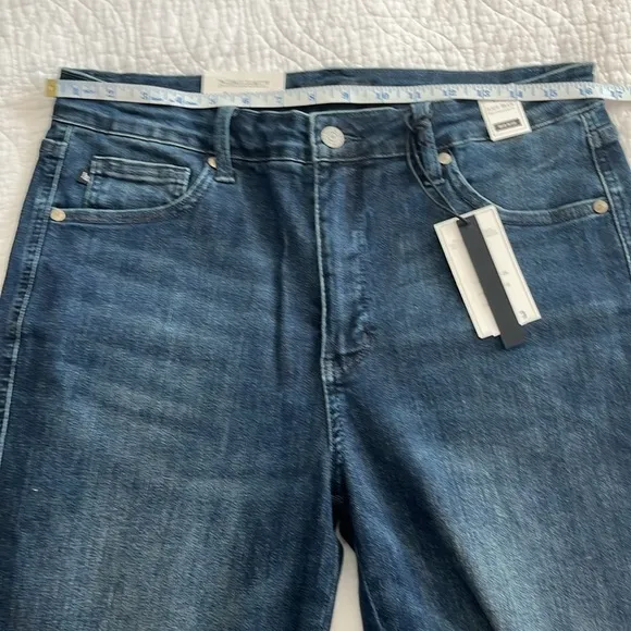 Judy Blue Jeans Hear Me Out Mid Rise Tummy Control Top Straight Leg 15/32