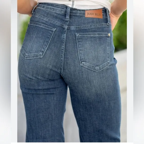 Judy Blue Jeans Hear Me Out Mid Rise Tummy Control Top Straight Leg 15/32