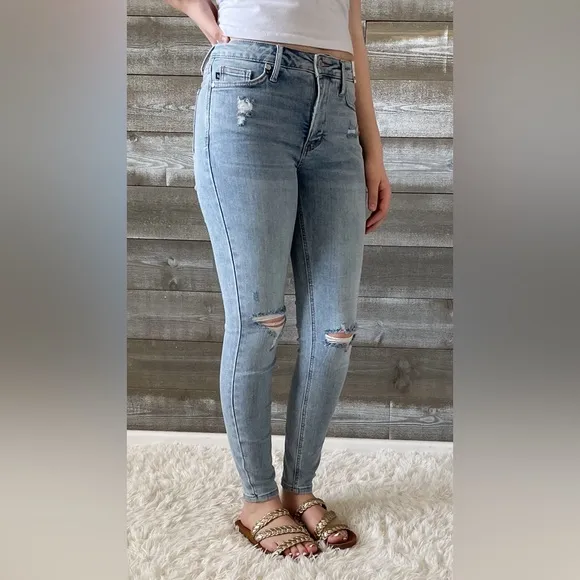 judy blue mid rise tummy control destroyed skinny jeans light wash JB88797REG LT