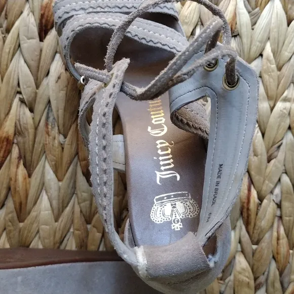 Juicy Couture suede taupe platform sandals 6