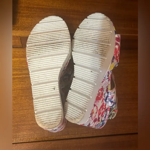 Juicy Couture Trish Floral Multicolor Wedge Sandals Size 8.5