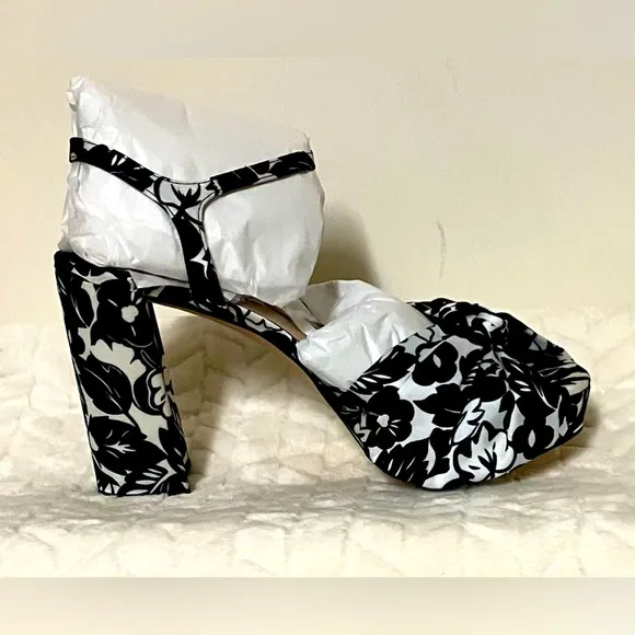 Kate Spade New York Black and White Platform Floral Heels Size 7.5