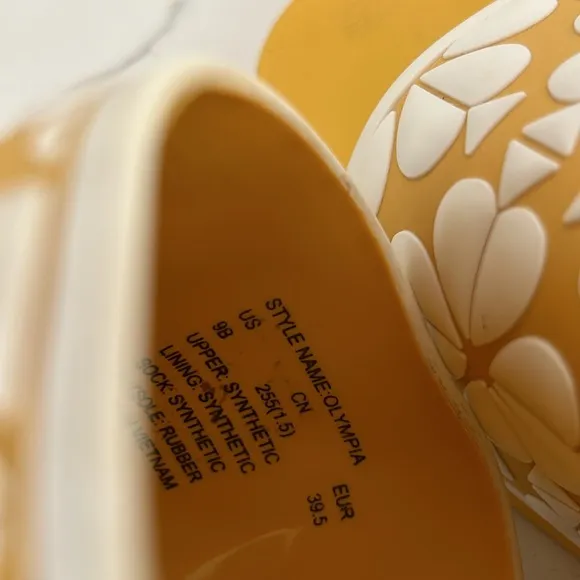 Kate Spade Olympia Pool Slide Sandals Slip On Yellow and White Flowers size 9