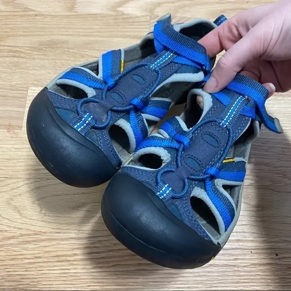 Keen Blue Outdoors Sandals Sz 3 Hiking Closed Toe Adjustable Kids Youth