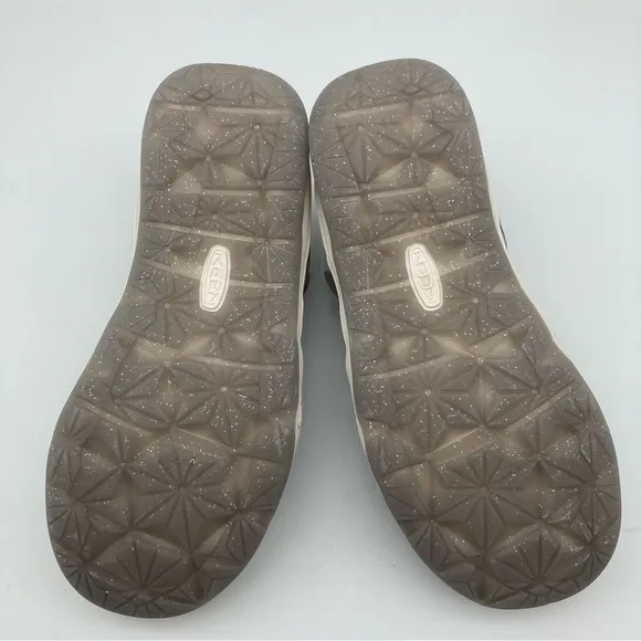 Keen kids Moxie closed toe casual sandals Silver 13