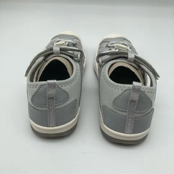Keen kids Moxie closed toe casual sandals Silver 13