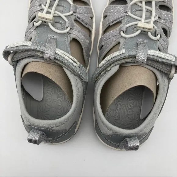 Keen kids Moxie closed toe casual sandals Silver 13