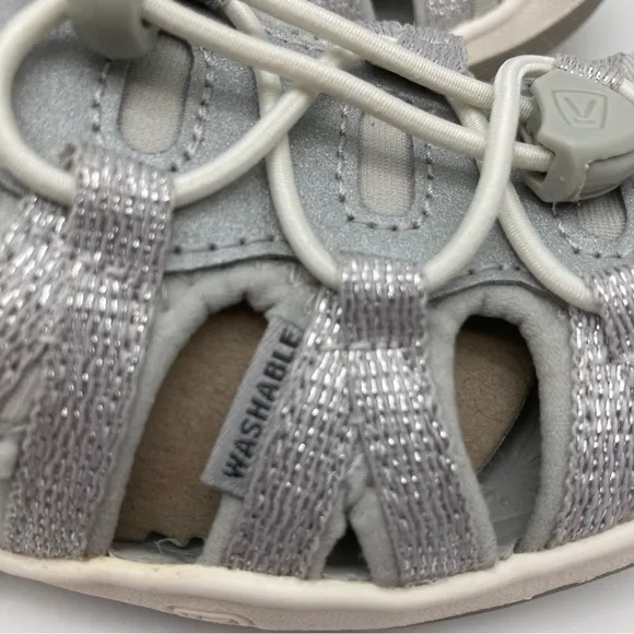 Keen kids Moxie closed toe casual sandals Silver 13