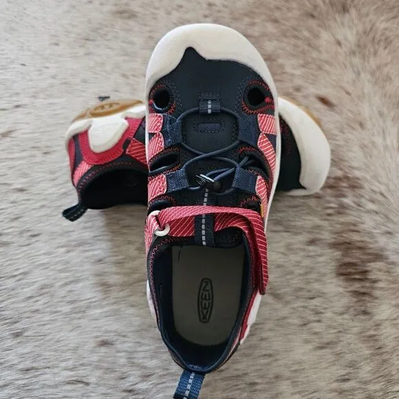KEEN Knotch Creek Boys Sandals Blue &amp; Red Size 4 NEW