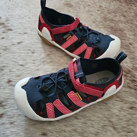 KEEN Knotch Creek Boys Sandals Blue &amp; Red Size 4 NEW