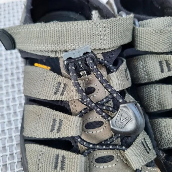 Keen Newport H2 Fisherman Camo Sport Sandals Water Shoe 1 Sneaker Hiking Travel