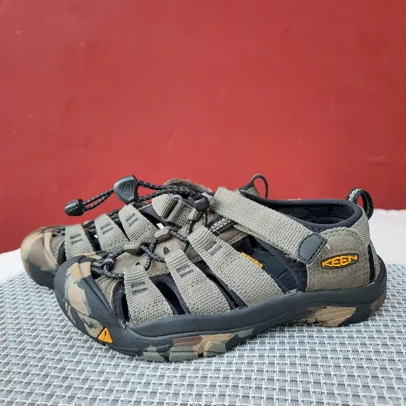 Keen Newport H2 Fisherman Camo Sport Sandals Water Shoe 1 Sneaker Hiking Travel