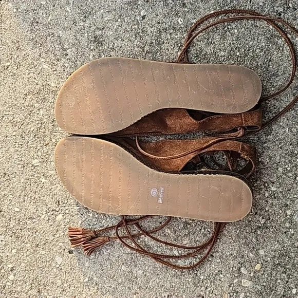 KENNELL &amp; SCHMENGER BROWN SUEDE TIE LEG GLADIATOR SANDALS SIZE 6.5