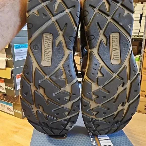 Khombu Men's Closed Toe Sandals Size 11
