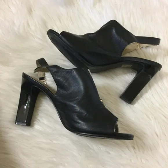 Kiss Kiss Italy Black Leather with‎ Rhinestones Peep Toe Sandals Size 7.5 NWOT