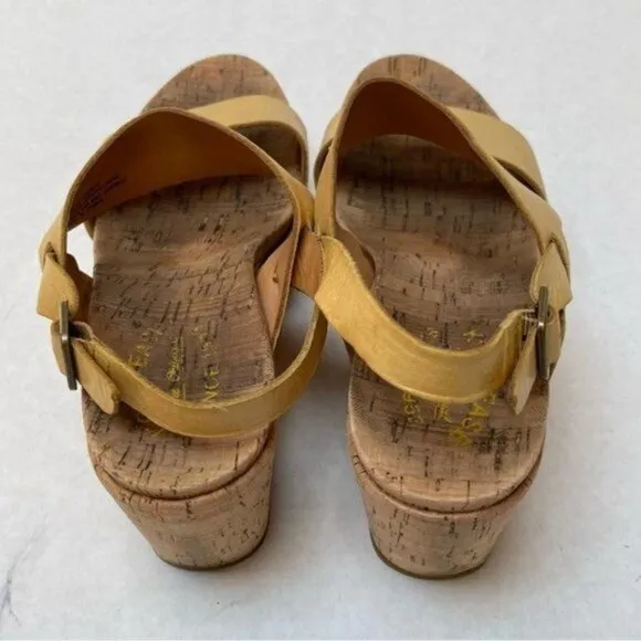 Korkease Austin Sandals Womens 9 M Platform Wedge Modern Chic Strappy Yellow Y2K