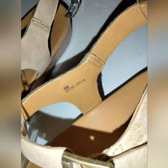 Korks-Ease (Size 9M) Tan Leather Upper Ankle Buckle Strap Platform Wedge Sandals